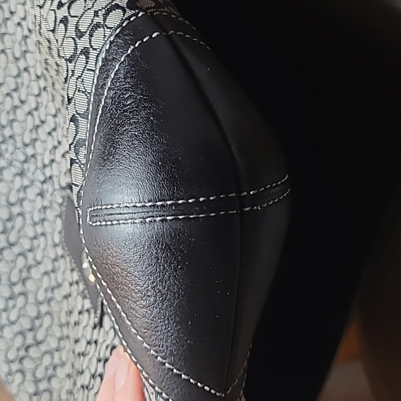 SALE! Coach 6376 Black and Gray signature Patterned Shoulder Messenger Bag - Picture 15 of 15